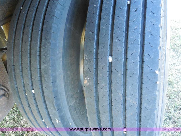 image for item E7738 2000 Merritt aluminum grain trailer