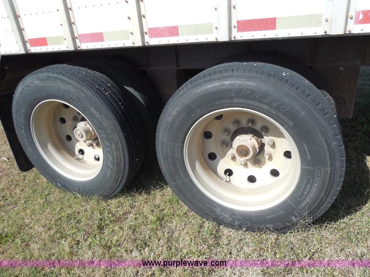 image for item E7738 2000 Merritt aluminum grain trailer