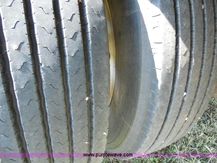 image for item E7738 2000 Merritt aluminum grain trailer