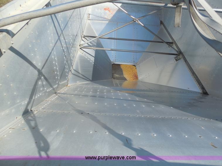 image for item E7738 2000 Merritt aluminum grain trailer