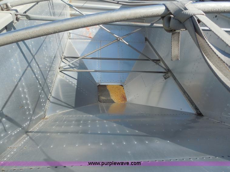 image for item E7738 2000 Merritt aluminum grain trailer