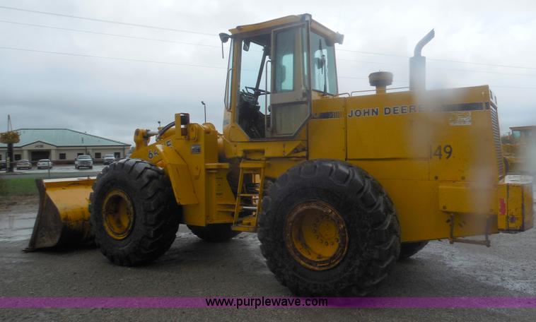 image for item E7746 1990 John Deere 644E articulated wheel loader