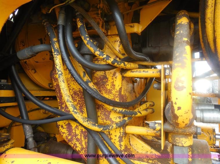 image for item E7746 1990 John Deere 644E articulated wheel loader