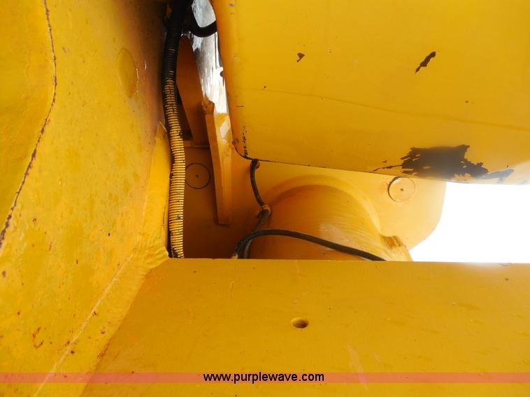 image for item E7746 1990 John Deere 644E articulated wheel loader