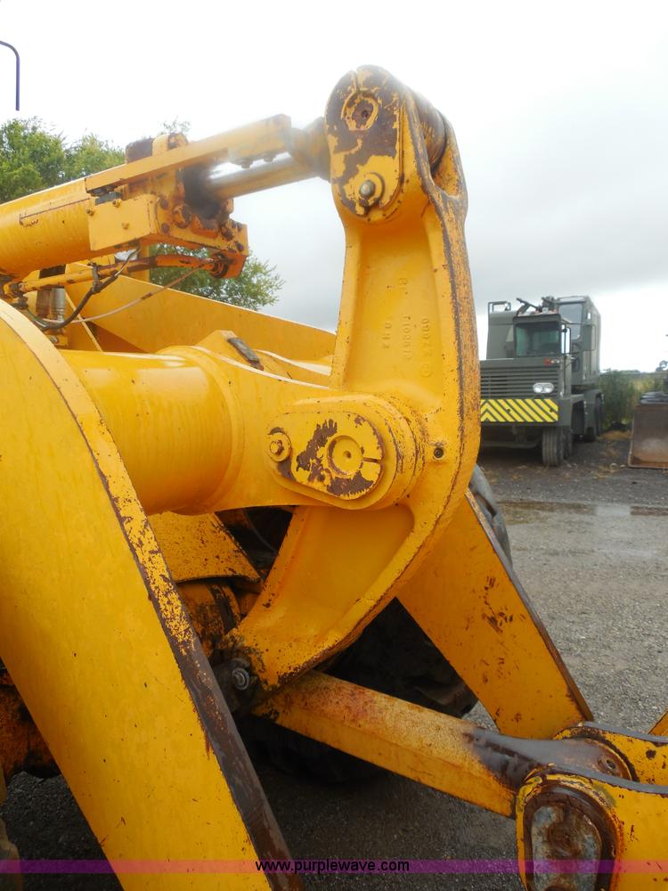 image for item E7746 1990 John Deere 644E articulated wheel loader