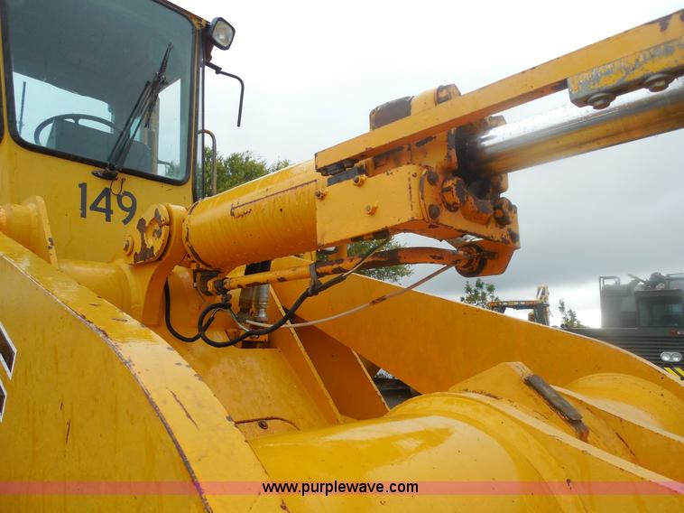 image for item E7746 1990 John Deere 644E articulated wheel loader