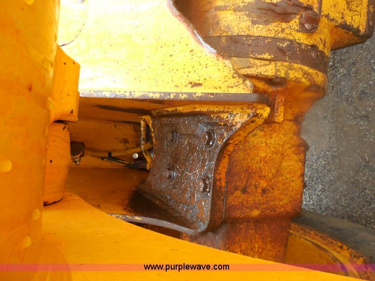 image for item E7746 1990 John Deere 644E articulated wheel loader