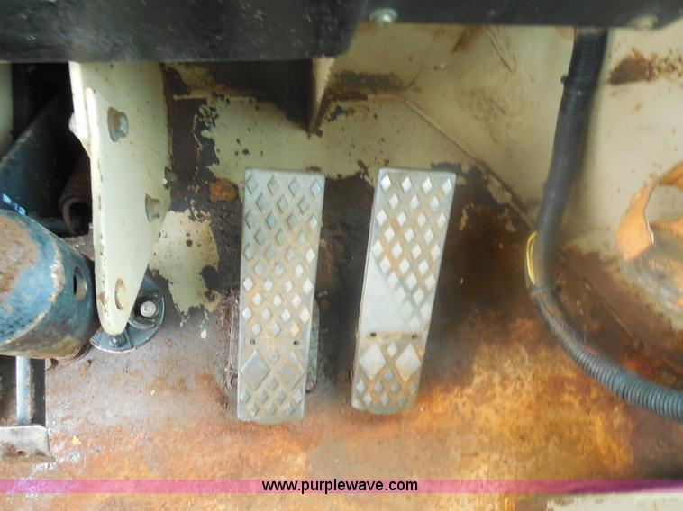 image for item E7746 1990 John Deere 644E articulated wheel loader