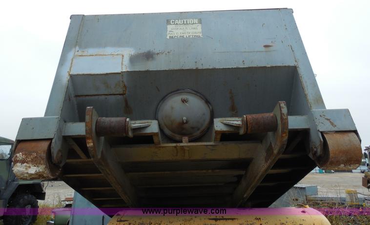 image for item F3240 1999 Cram-A-Lot 30 yard self-contained compactor