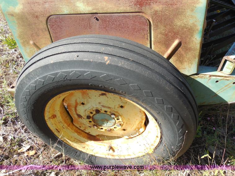 image for item F3247 John Deere 8350 grain drill