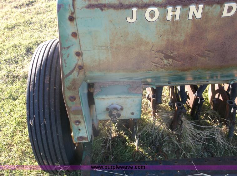 image for item F3247 John Deere 8350 grain drill