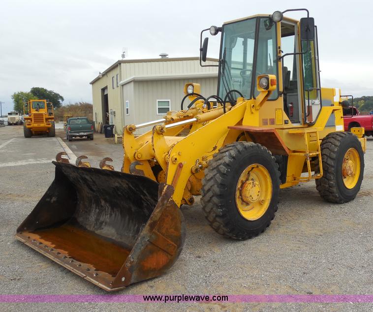 image for item F3256 Fiat-Hitachi FR90 articulated wheel loader
