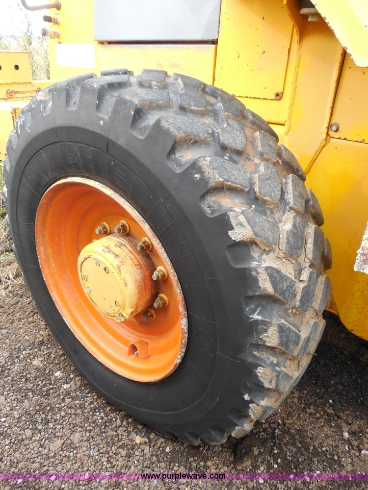 image for item F3256 Fiat-Hitachi FR90 articulated wheel loader