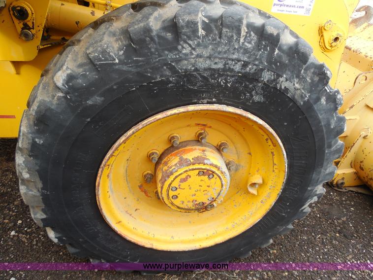 image for item F3256 Fiat-Hitachi FR90 articulated wheel loader