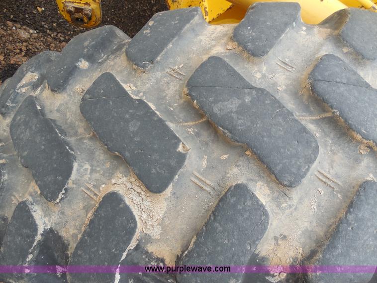 image for item F3256 Fiat-Hitachi FR90 articulated wheel loader