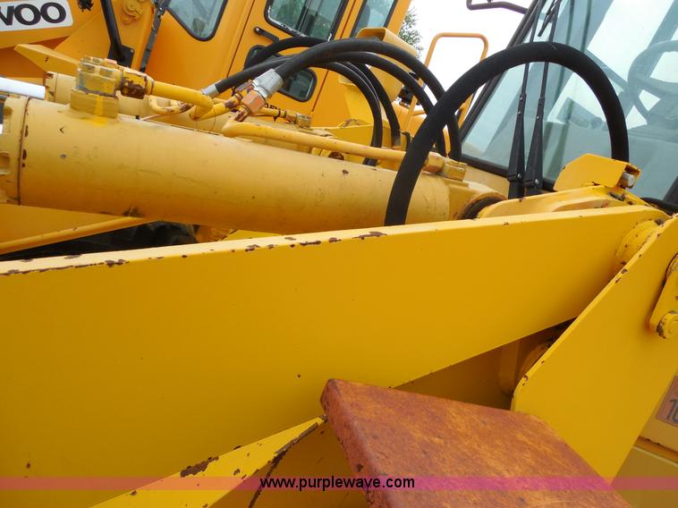 image for item F3256 Fiat-Hitachi FR90 articulated wheel loader