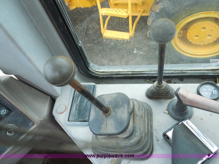 image for item F3256 Fiat-Hitachi FR90 articulated wheel loader