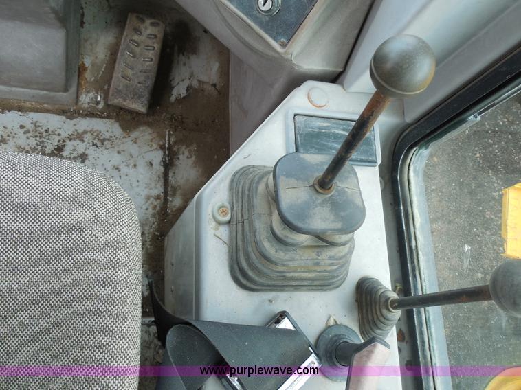 image for item F3256 Fiat-Hitachi FR90 articulated wheel loader