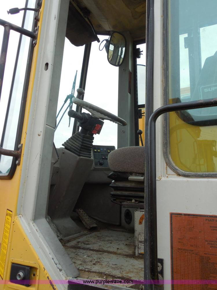 image for item F3256 Fiat-Hitachi FR90 articulated wheel loader