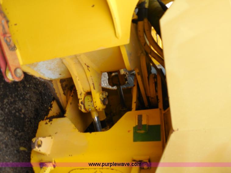 image for item F3256 Fiat-Hitachi FR90 articulated wheel loader