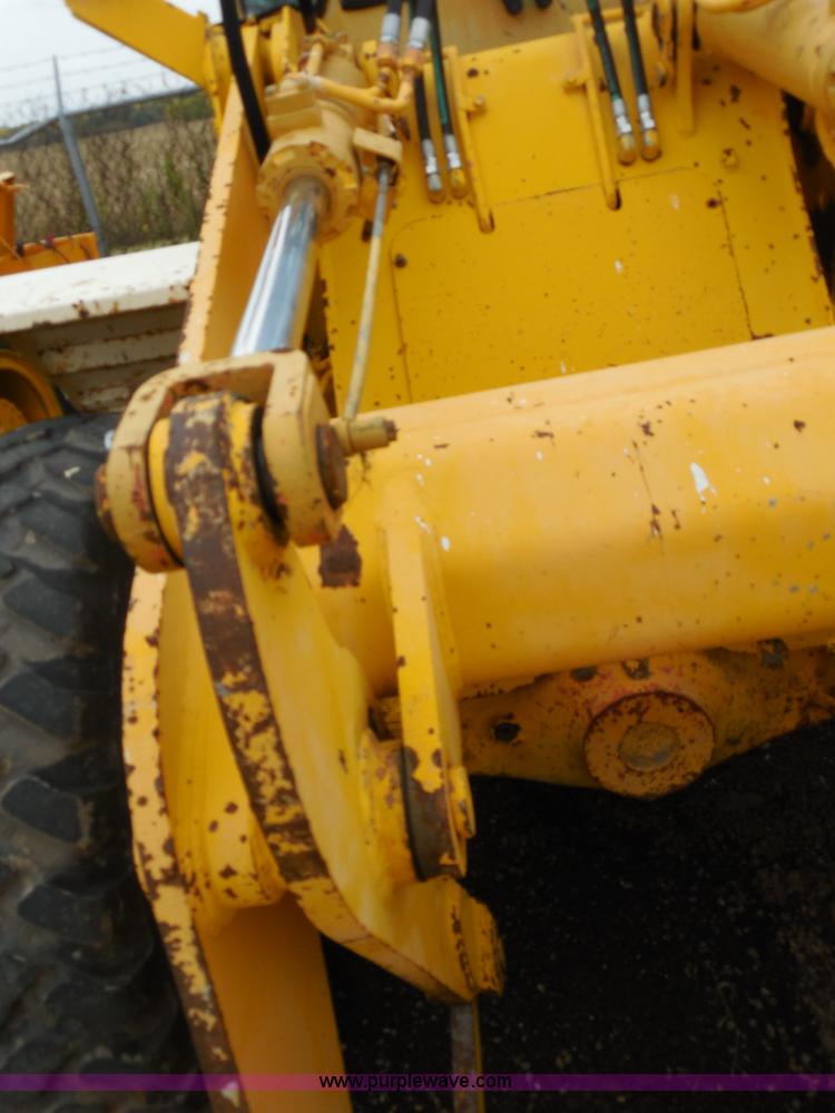 image for item F3256 Fiat-Hitachi FR90 articulated wheel loader