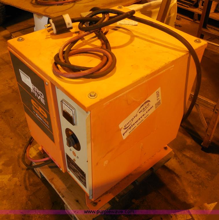 image for item F3257 C&D Batteries Pro 5 FR12CE255 battery charger