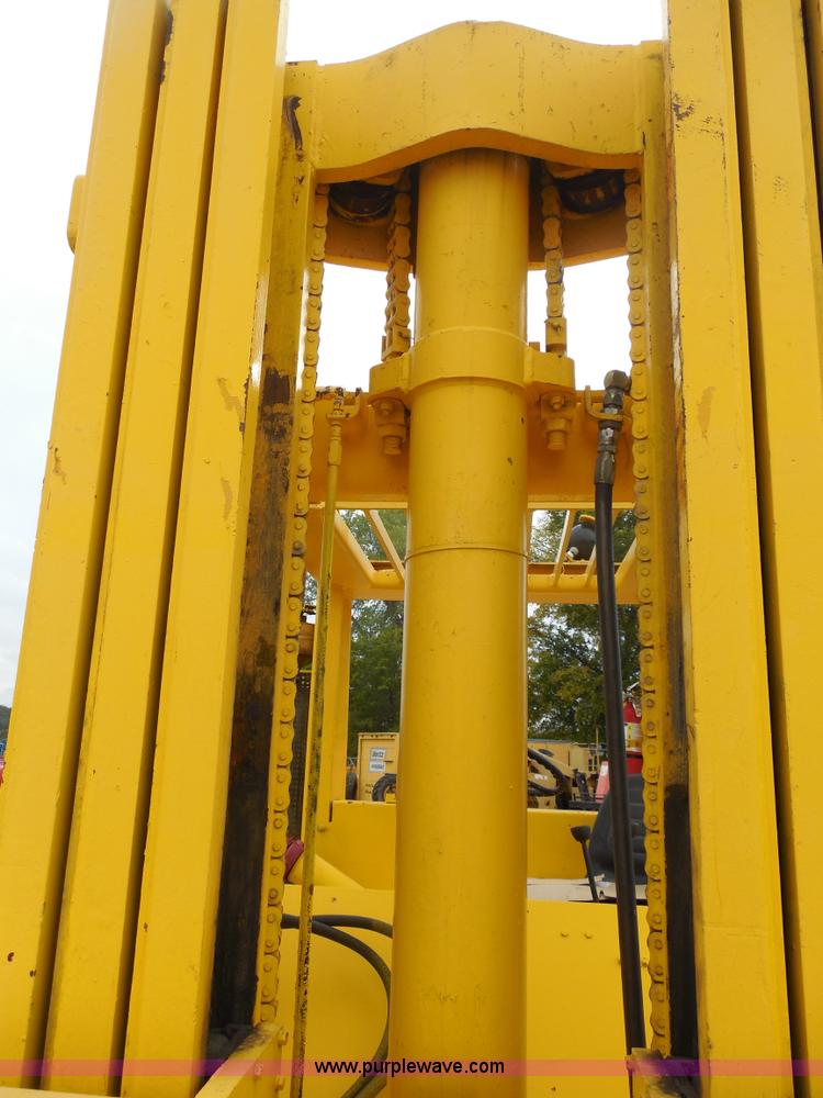 image for item F3259 Hyster rough terrain forklift