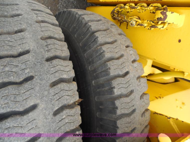 image for item F3259 Hyster rough terrain forklift