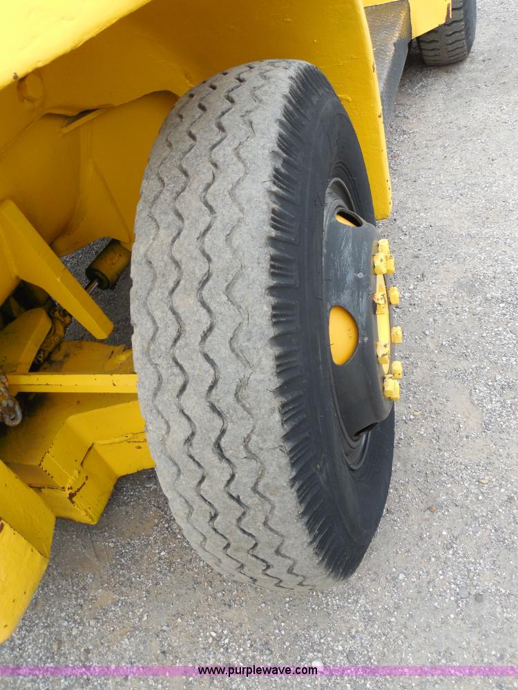 image for item F3259 Hyster rough terrain forklift