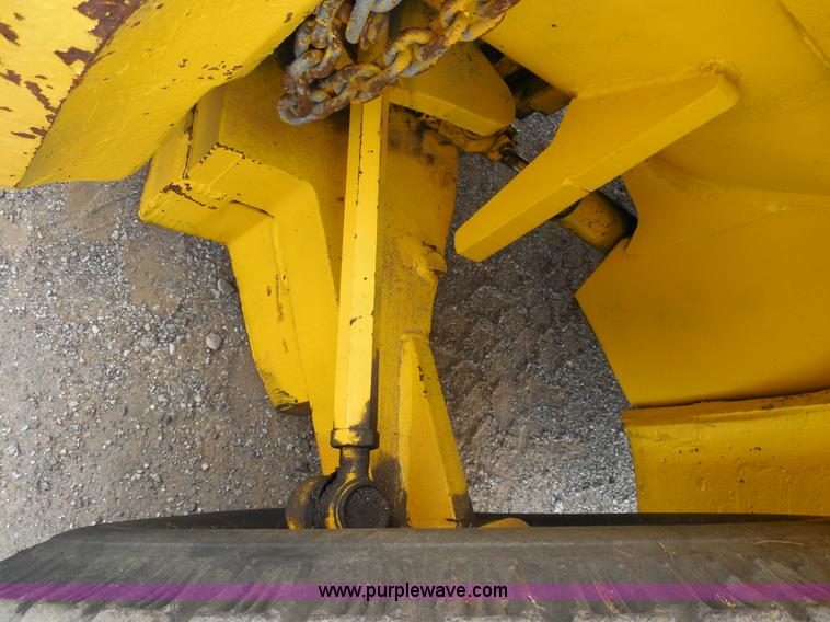 image for item F3259 Hyster rough terrain forklift