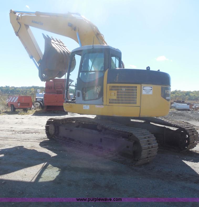 image for item F3260 Komatsu PC228USLC excavator