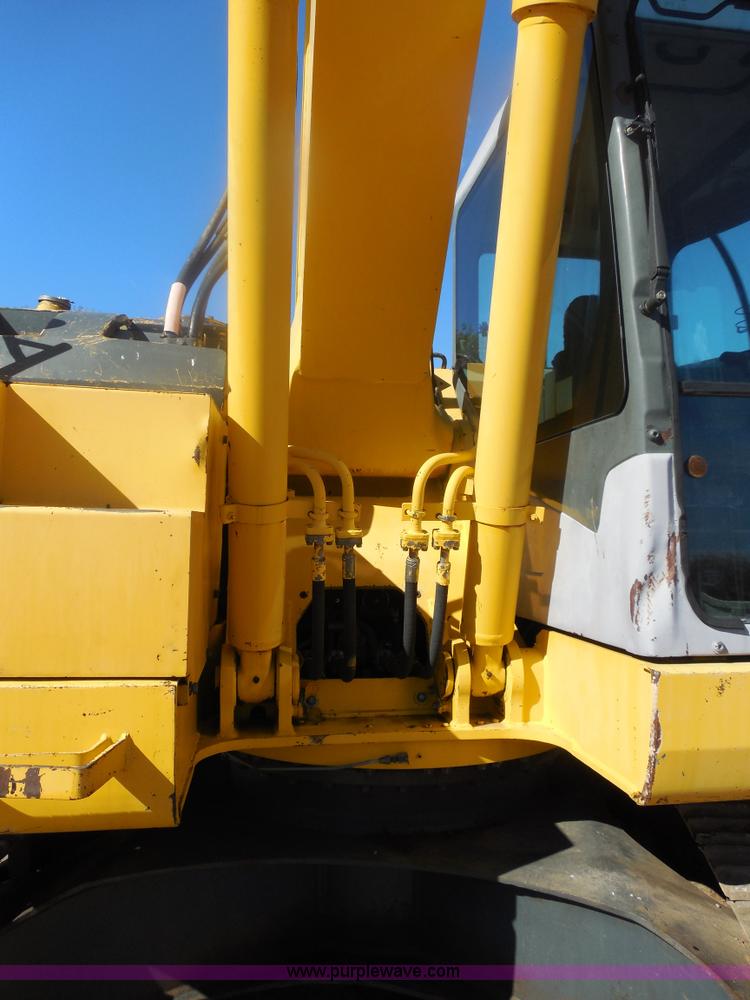 image for item F3260 Komatsu PC228USLC excavator