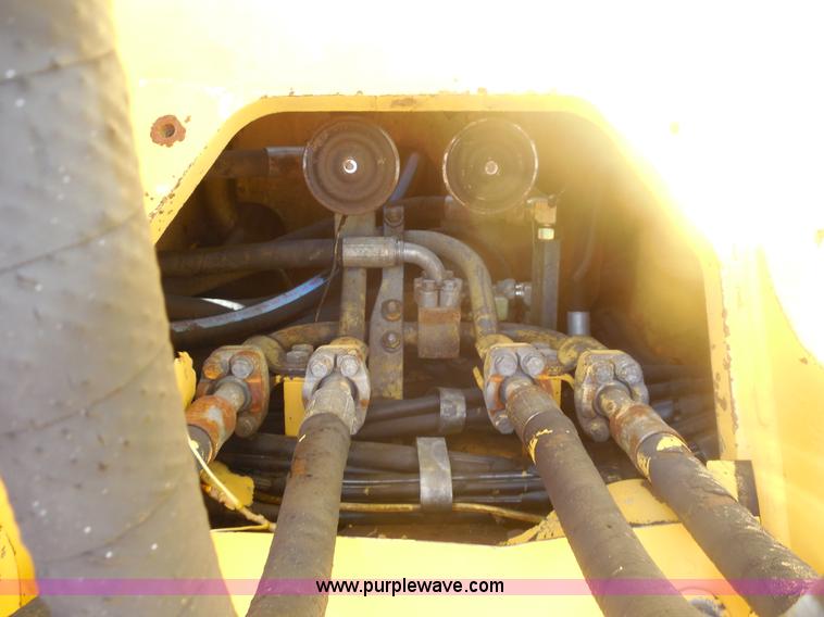 image for item F3260 Komatsu PC228USLC excavator