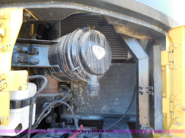 image for item F3260 Komatsu PC228USLC excavator