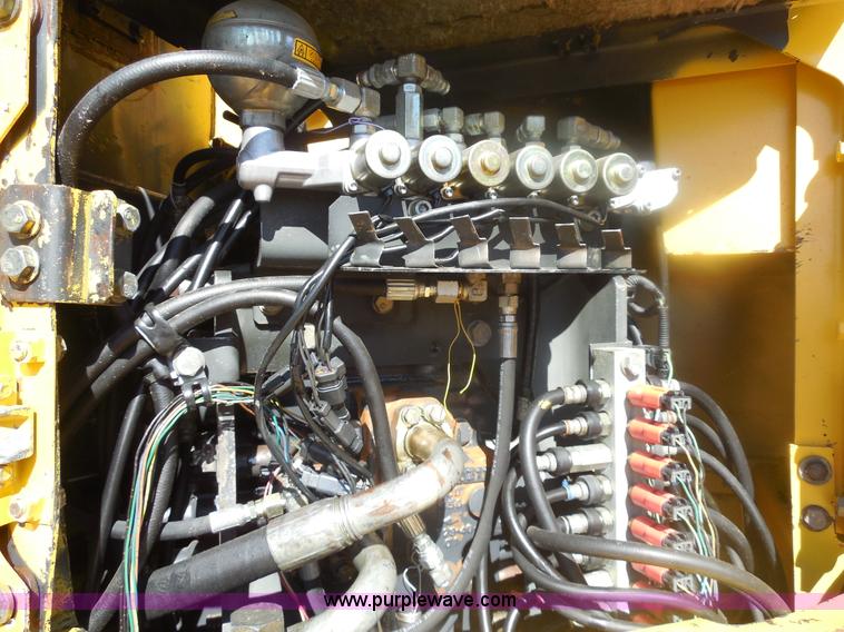 image for item F3260 Komatsu PC228USLC excavator