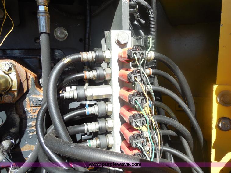 image for item F3260 Komatsu PC228USLC excavator