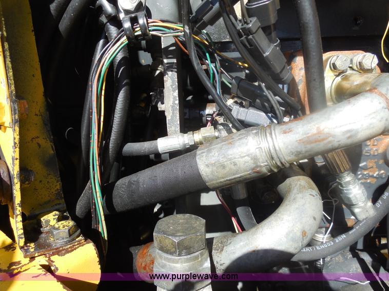 image for item F3260 Komatsu PC228USLC excavator