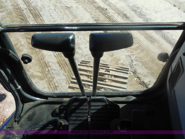 image for item F3260 Komatsu PC228USLC excavator