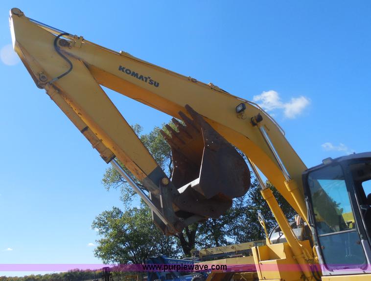 image for item F3260 Komatsu PC228USLC excavator