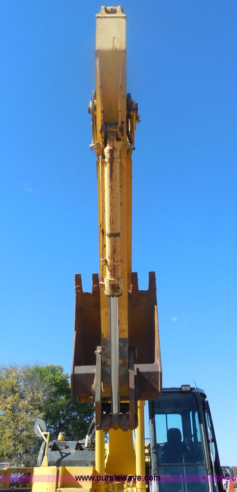 image for item F3260 Komatsu PC228USLC excavator