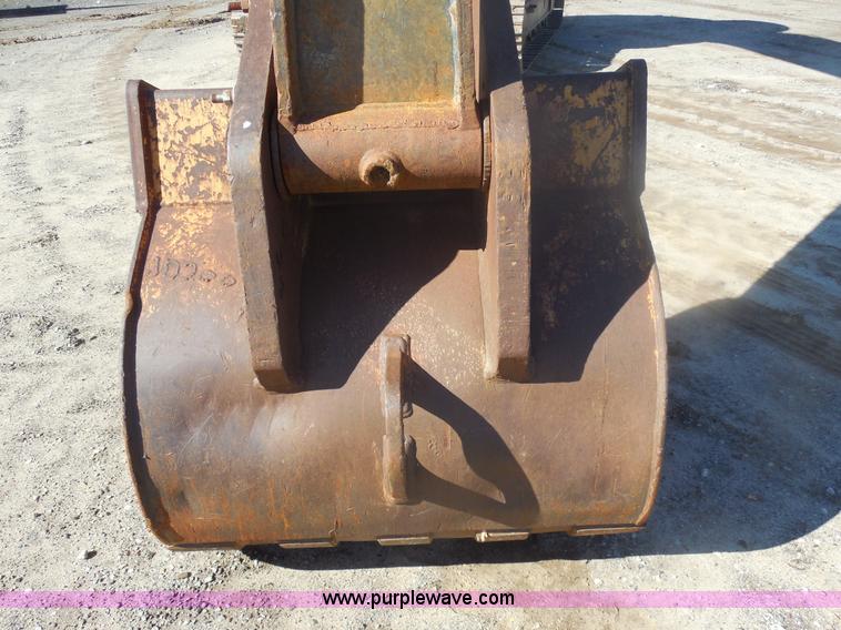 image for item F3260 Komatsu PC228USLC excavator