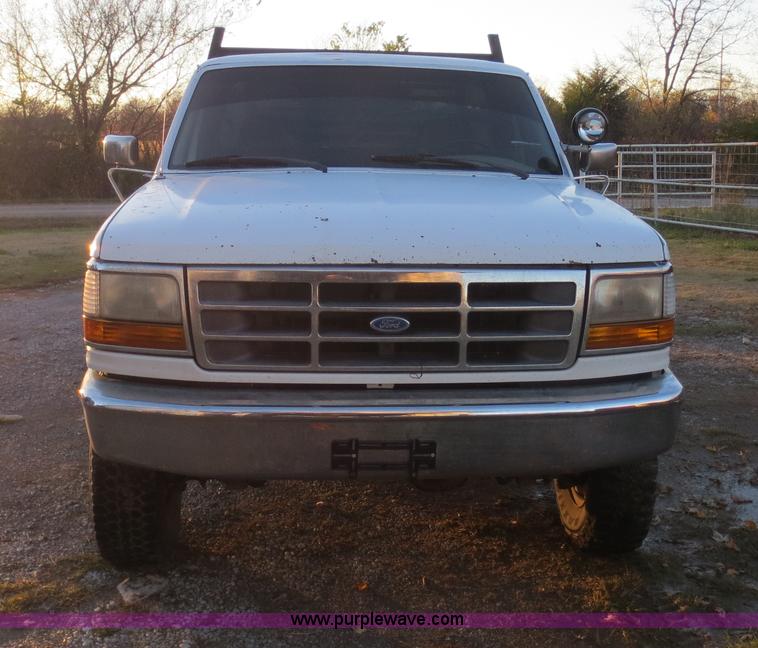 image for item F8020 1992 Ford F250 HD Custom flatbed pickup truck