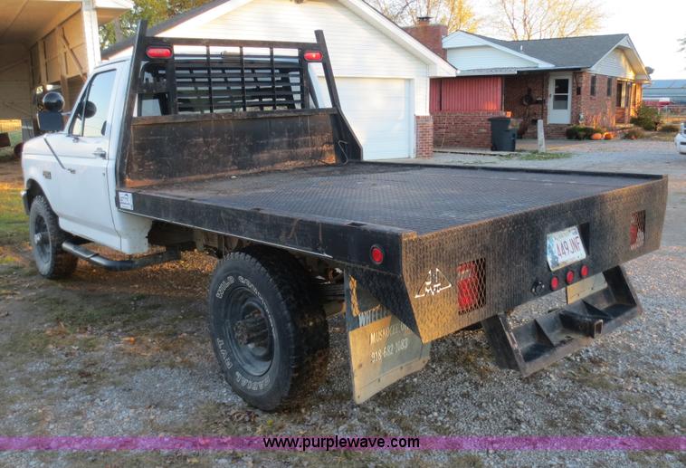 image for item F8020 1992 Ford F250 HD Custom flatbed pickup truck