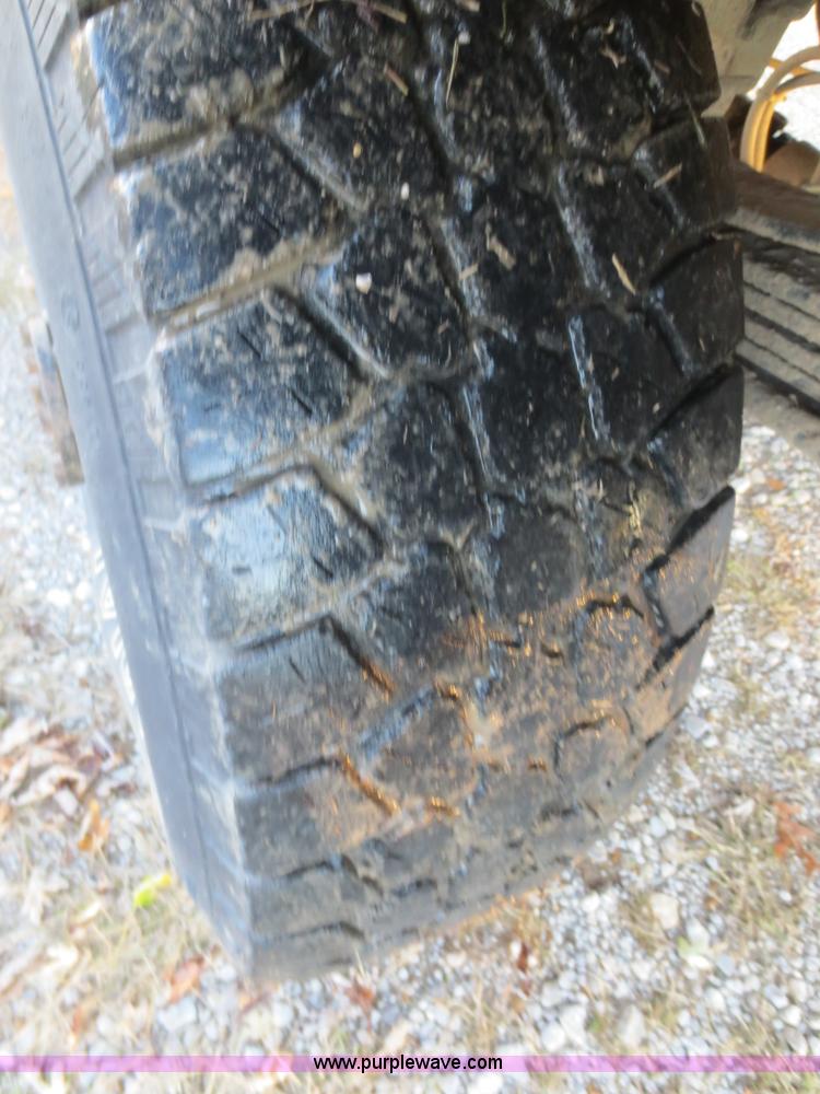 image for item F8020 1992 Ford F250 HD Custom flatbed pickup truck