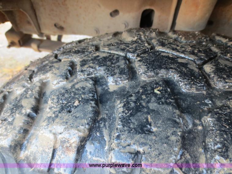 image for item F8020 1992 Ford F250 HD Custom flatbed pickup truck