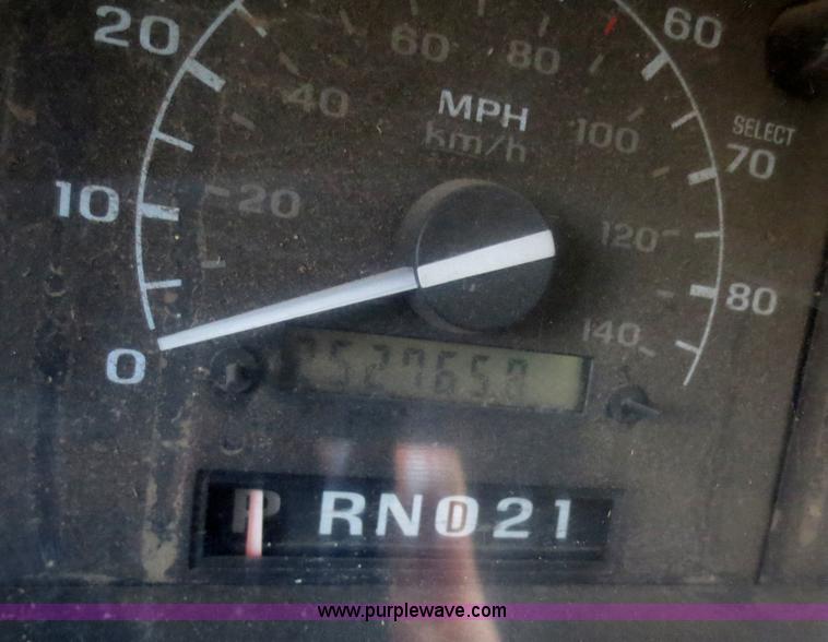 image for item F8020 1992 Ford F250 HD Custom flatbed pickup truck