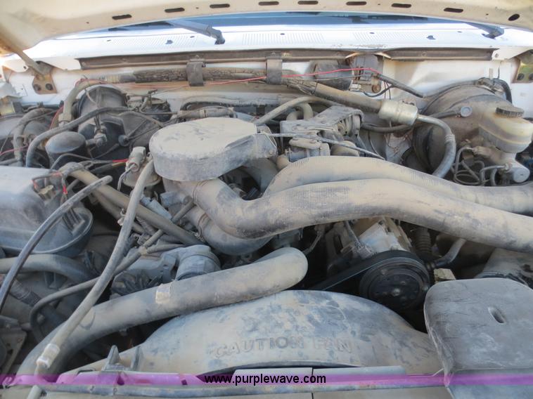 image for item F8020 1992 Ford F250 HD Custom flatbed pickup truck