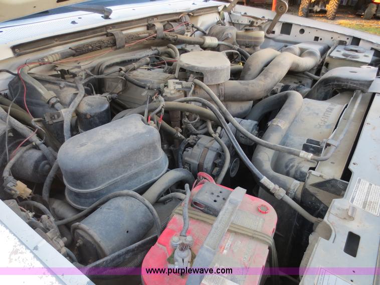 image for item F8020 1992 Ford F250 HD Custom flatbed pickup truck