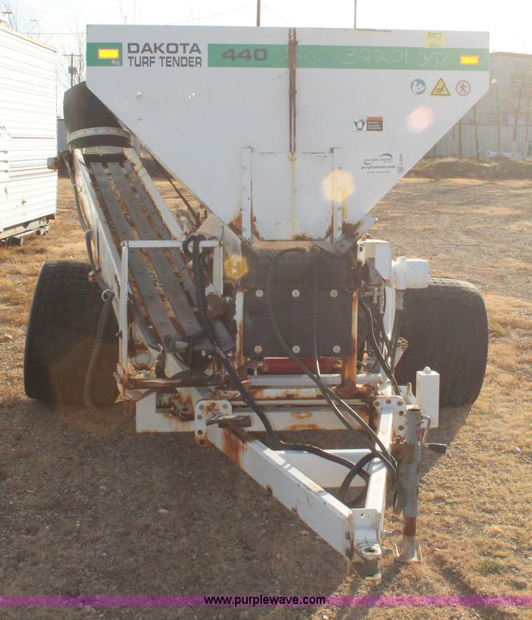 Dakota 440 turf tender in Amarillo, TX Item G5823 sold Purple Wave