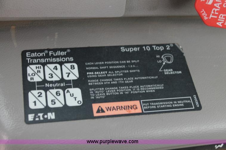 image for item G5851 2003 Mack CH613 semi truck